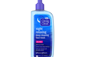 Clean & Clear Night Relaxing Deep Cleansing Face Wash (240ml)