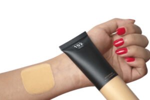 Guerniss 2-IN-1 Foundation+Concealer - 102