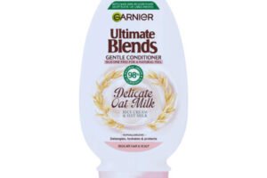 Garnier Ultimate Blends Delicate Oat Milk Conditioner 400ml