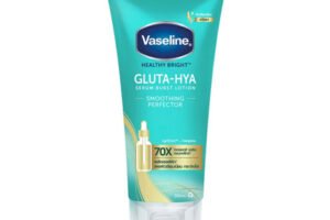 Vaseline Healthy Bright Smoothing Perfector Gluta-Hya Serum Burst Lotion 300ml