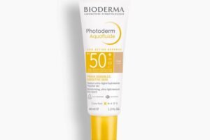 Bioderma Photoderm Aquafluide SPF50+ Tinted Sunscreen for Sensitive Skin - 40 ml