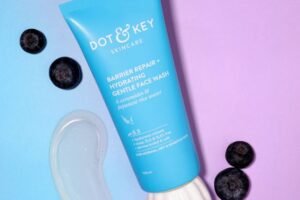 Dot & Key Barrier Repair Hydrating Gentle Face Wash 100ml