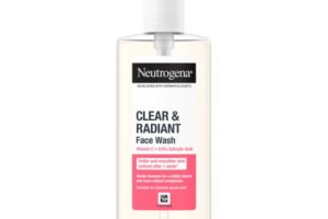 Neutrogena Clear & Radiant Face Wash with Vitamin C + 0.5% Salicylic Acid 200ml